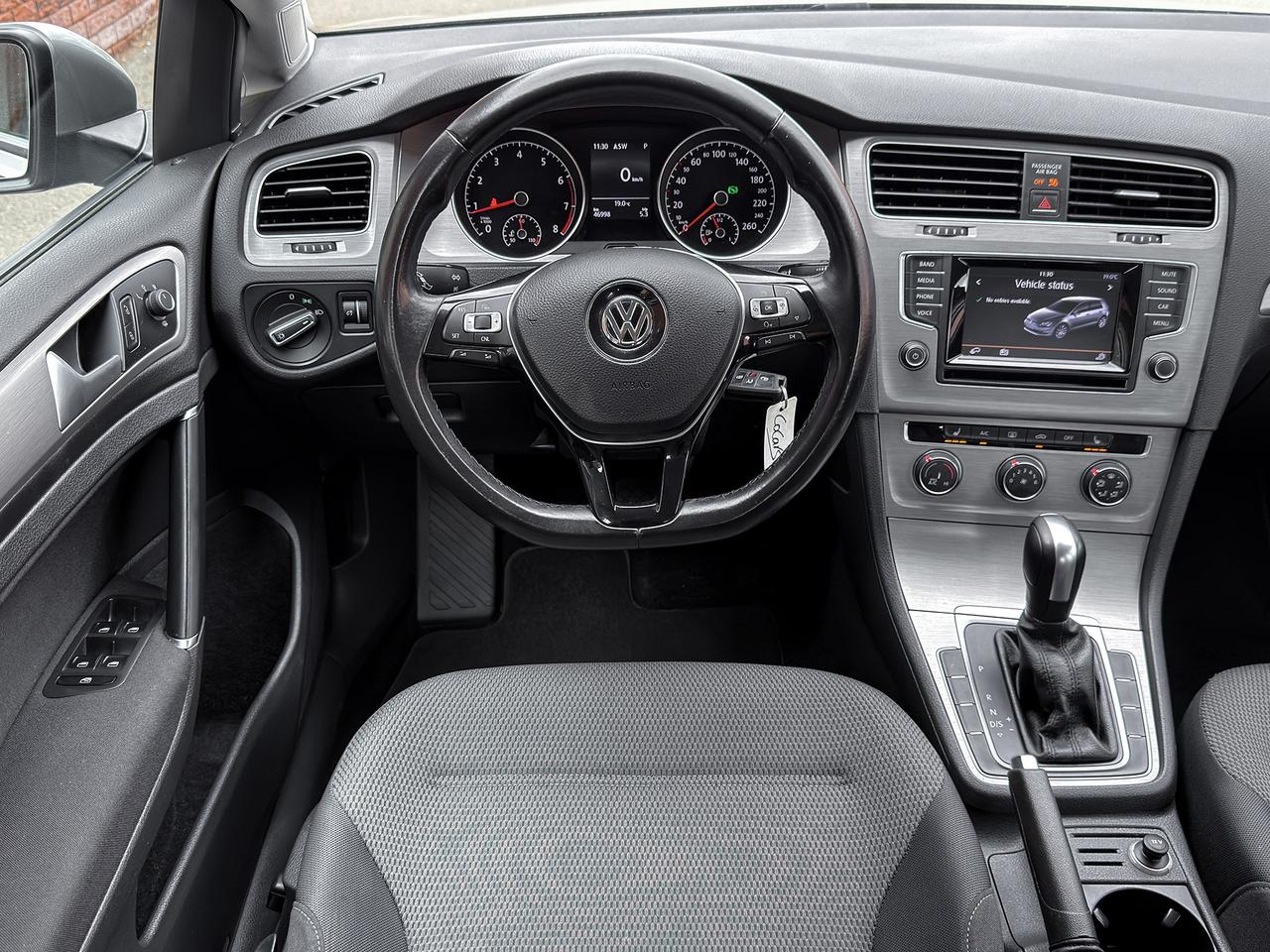 2015 Volkswagen Golf TRENDLINE Photo