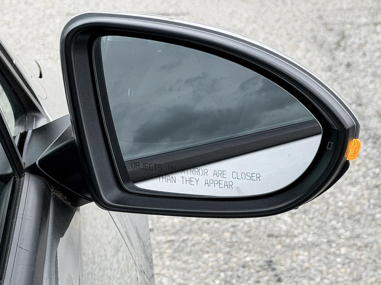 2015 Volkswagen Golf TRENDLINE Photo