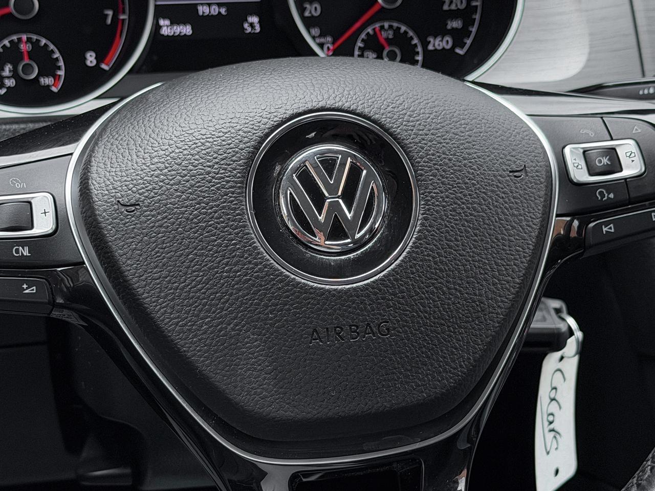 2015 Volkswagen Golf TRENDLINE Photo