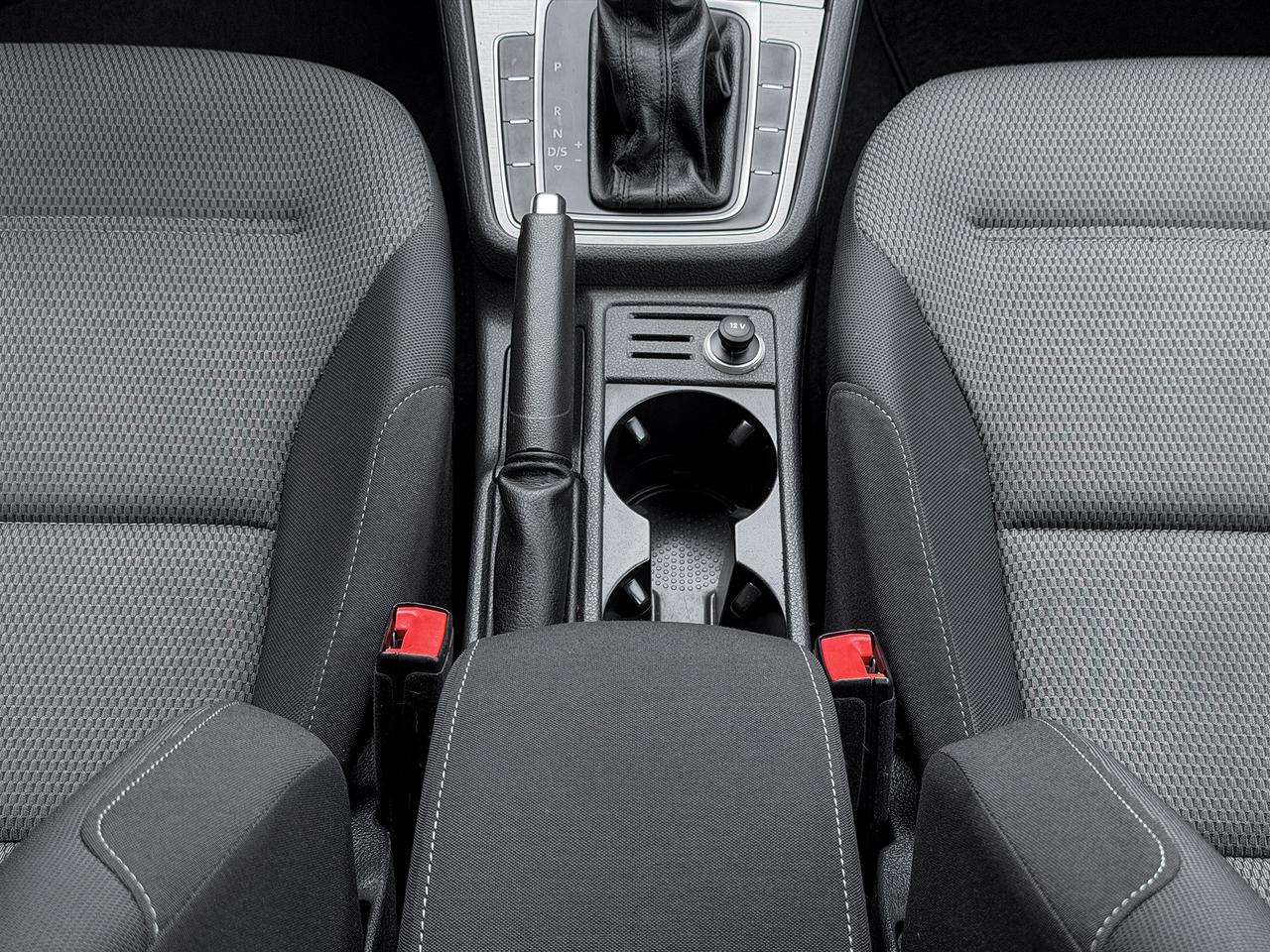 2015 Volkswagen Golf TRENDLINE Photo