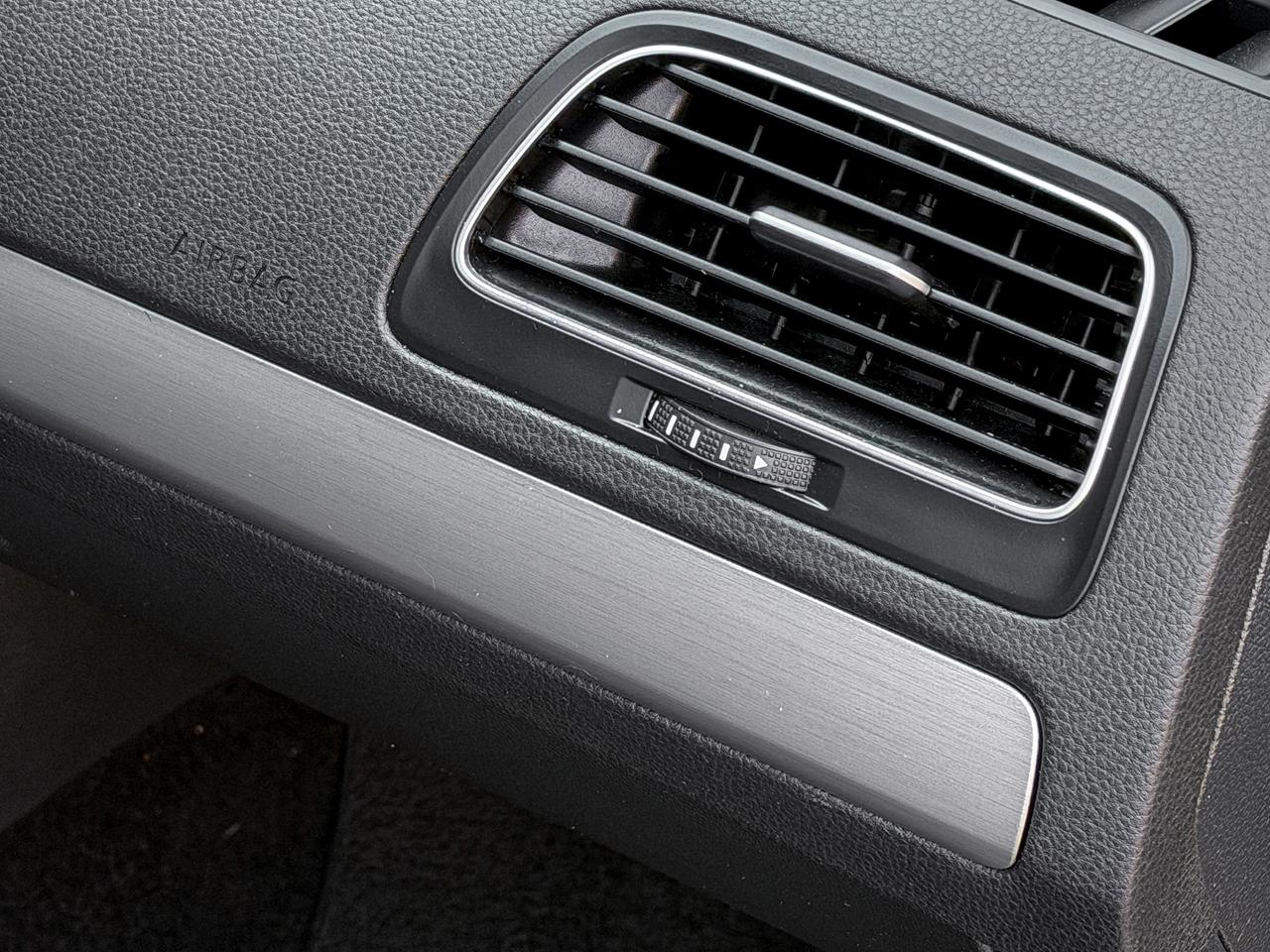 2015 Volkswagen Golf TRENDLINE Photo