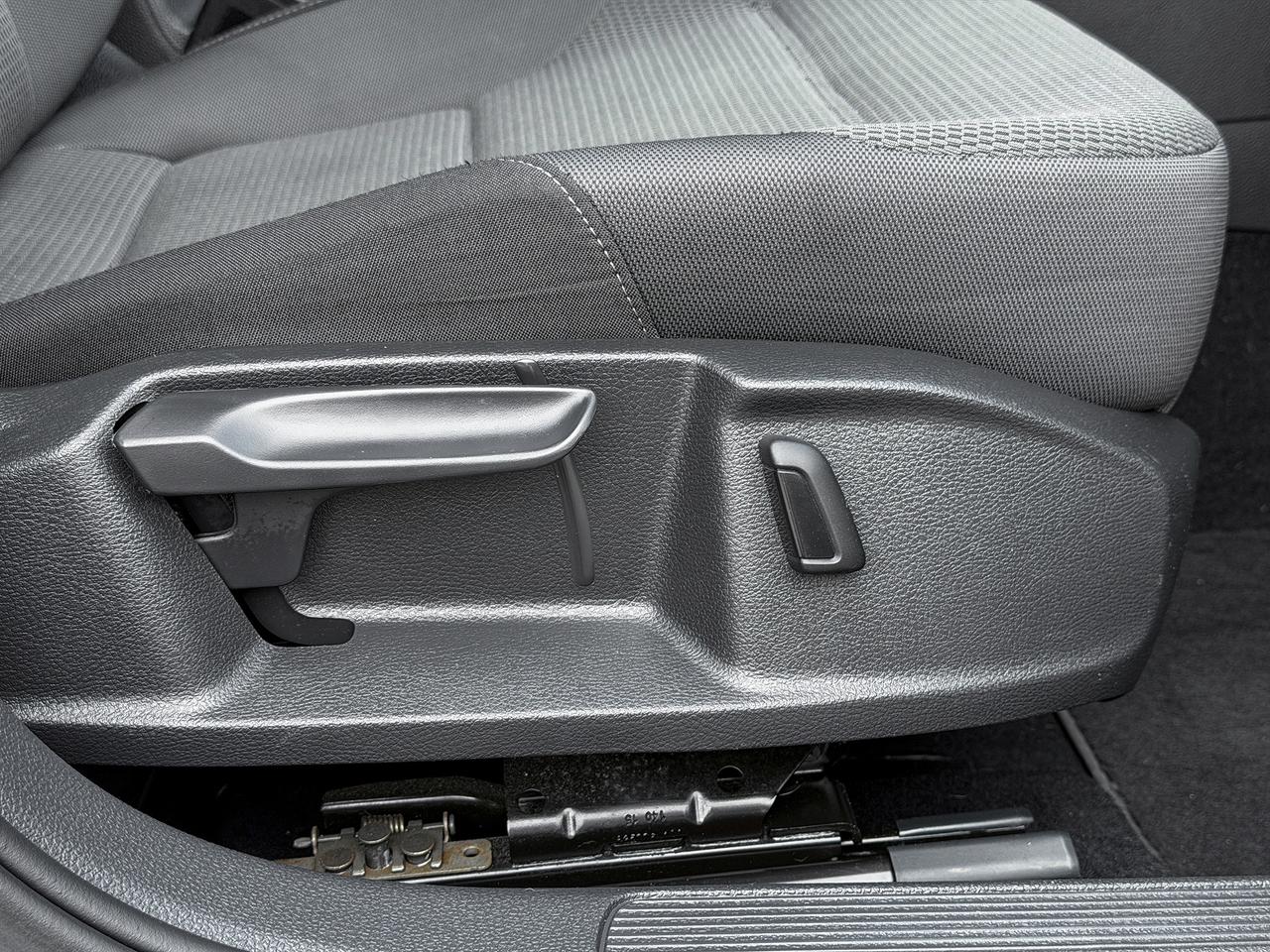 2015 Volkswagen Golf TRENDLINE Photo