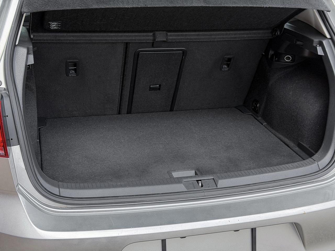 2015 Volkswagen Golf TRENDLINE Photo