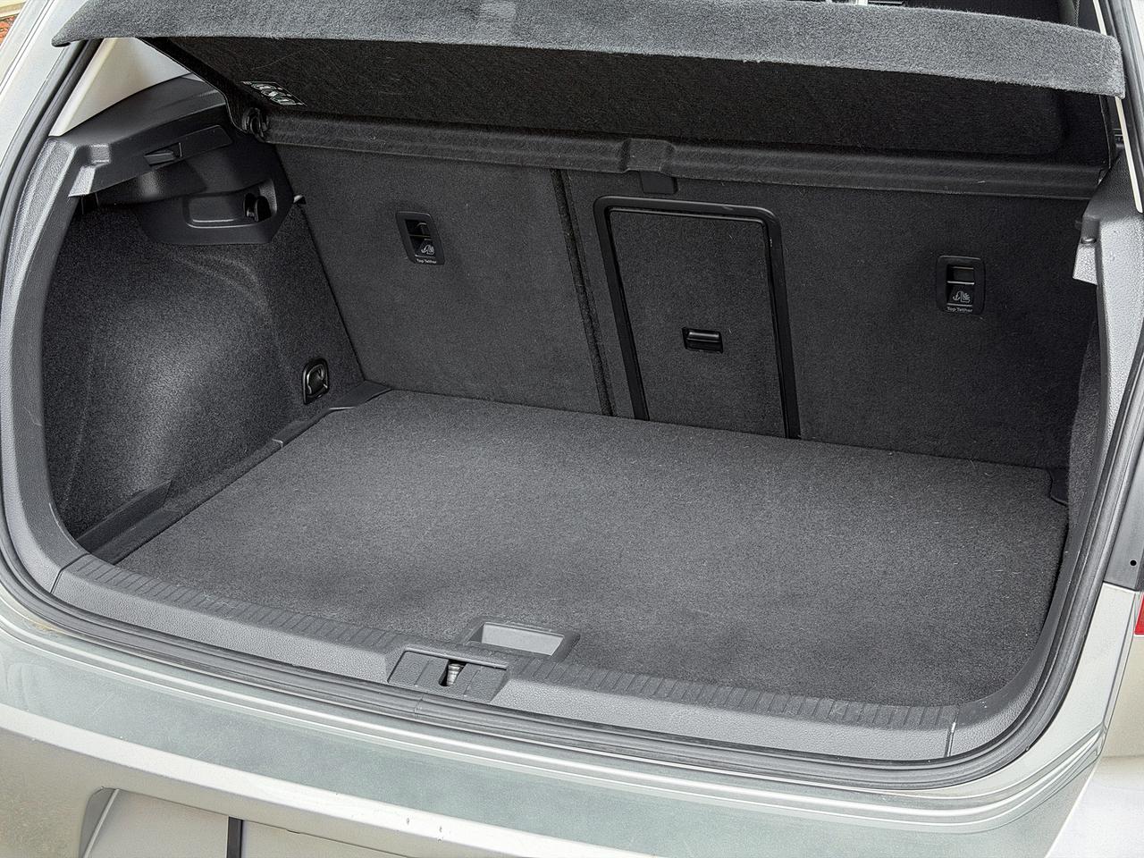 2015 Volkswagen Golf TRENDLINE Photo