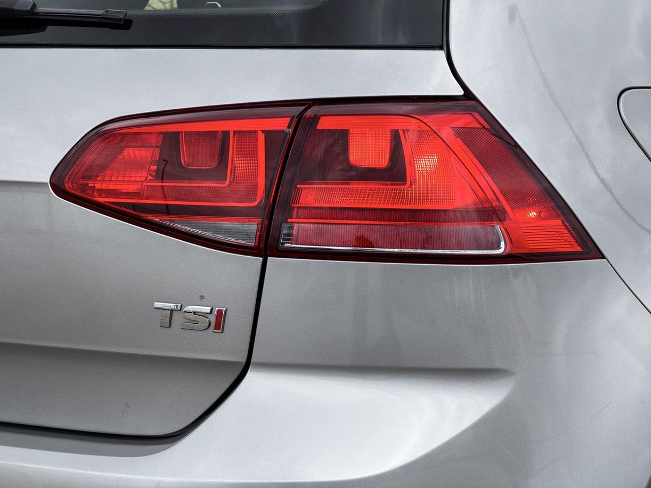 2015 Volkswagen Golf TRENDLINE Photo