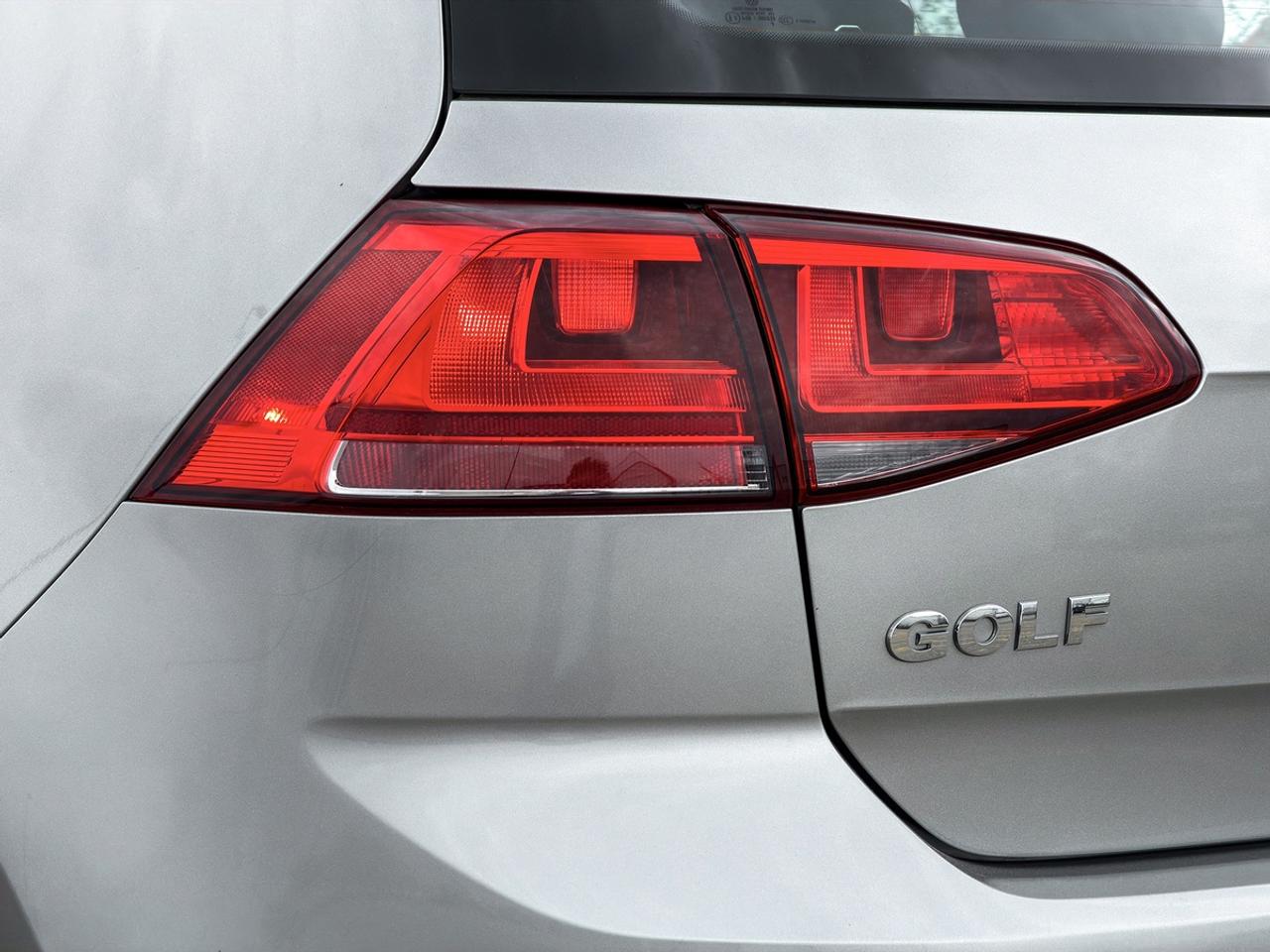 2015 Volkswagen Golf TRENDLINE Photo