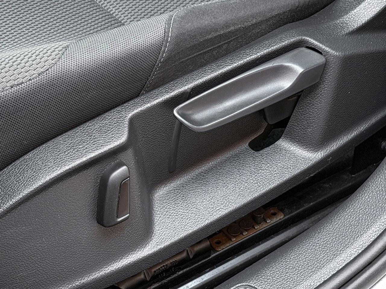 2015 Volkswagen Golf TRENDLINE Photo