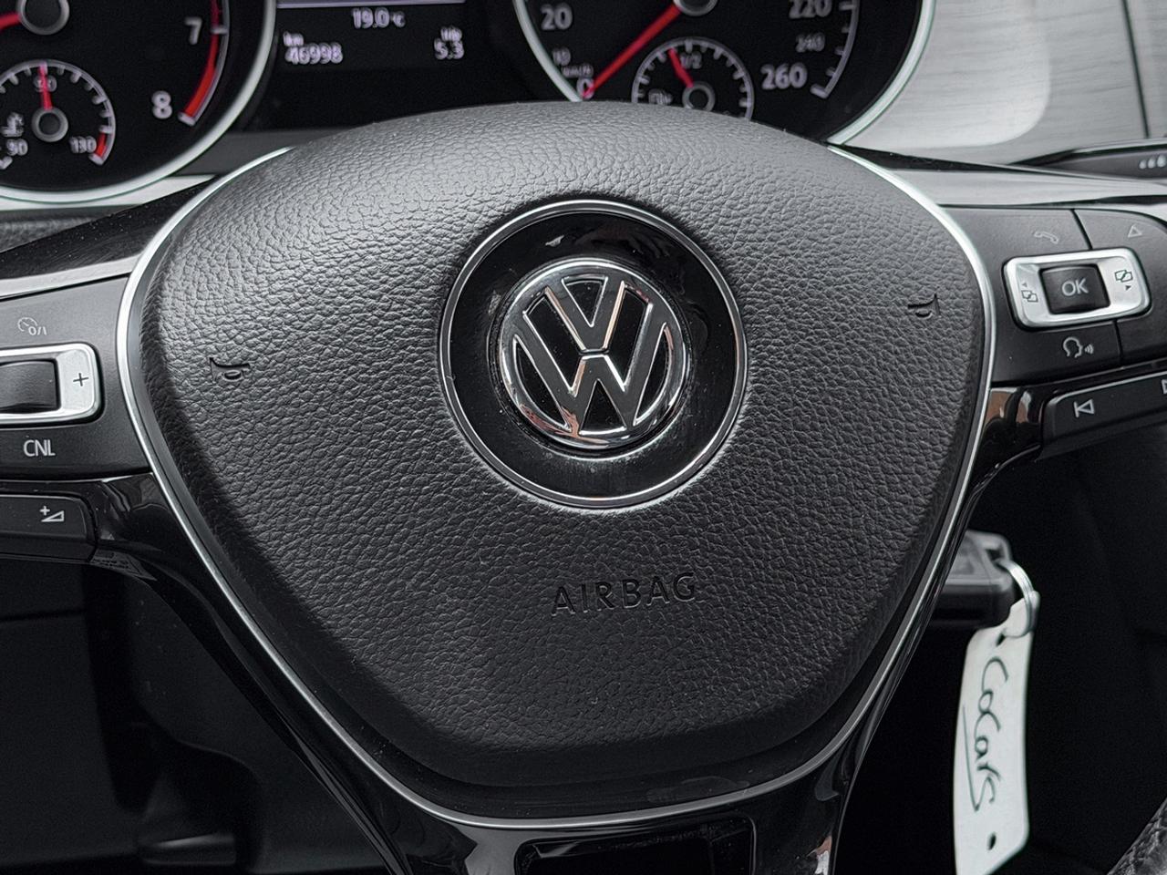 2015 Volkswagen Golf TRENDLINE Photo