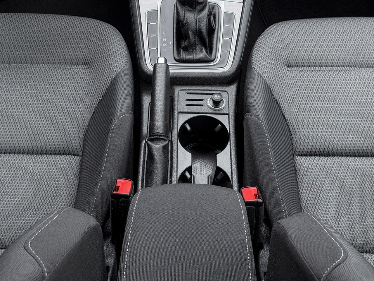2015 Volkswagen Golf TRENDLINE Photo