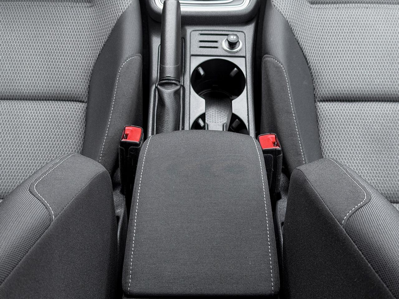 2015 Volkswagen Golf TRENDLINE Photo