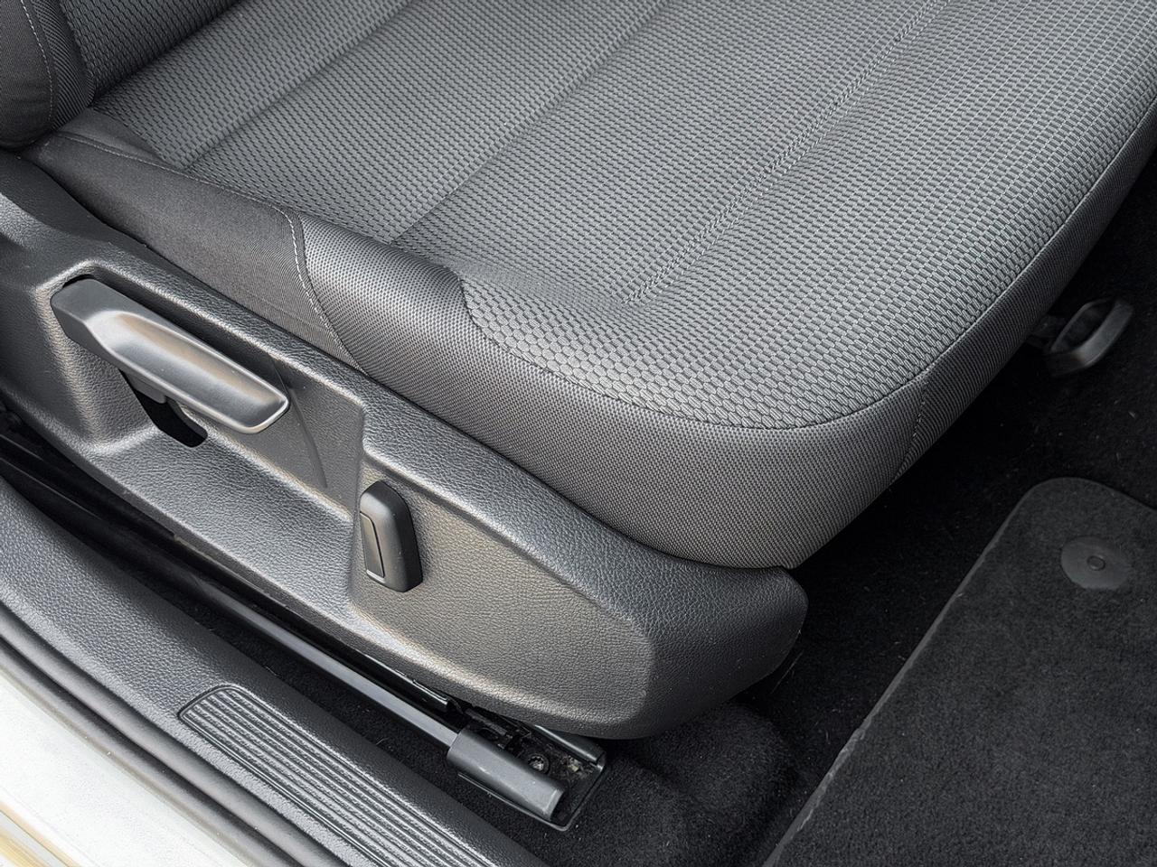 2015 Volkswagen Golf TRENDLINE Photo