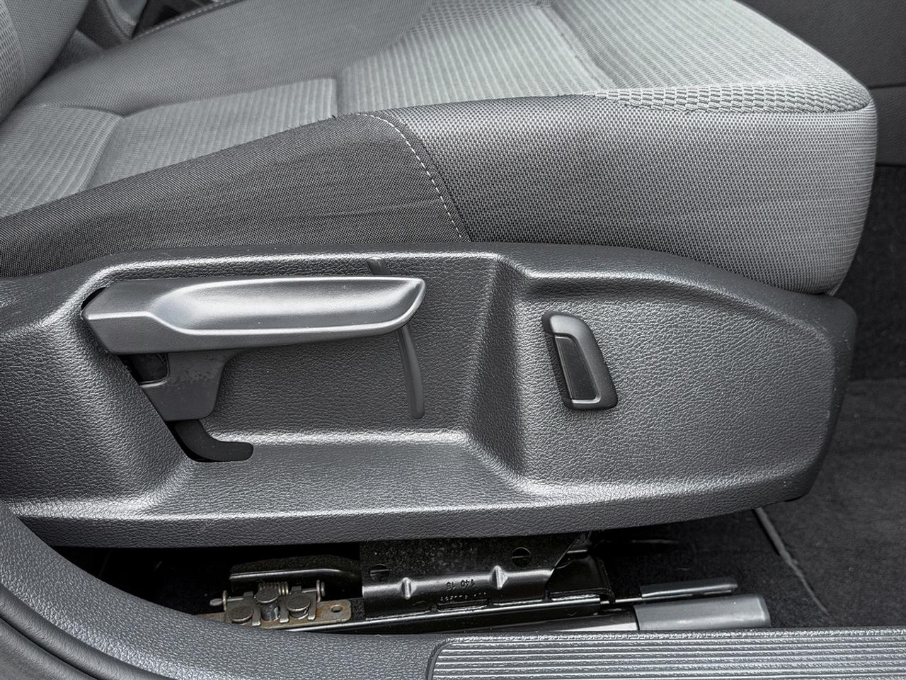 2015 Volkswagen Golf TRENDLINE Photo