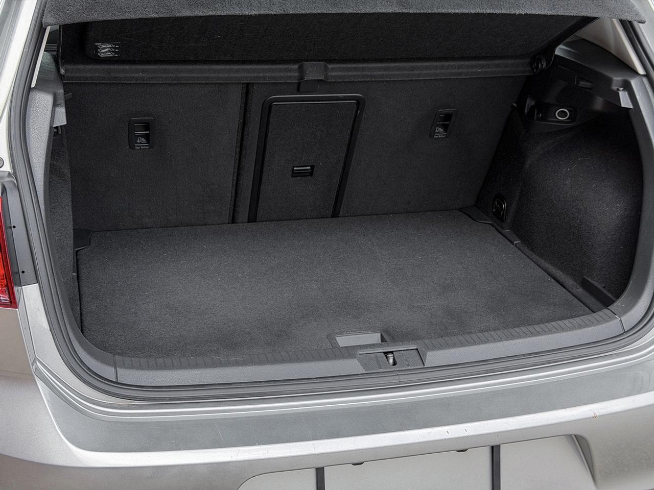 2015 Volkswagen Golf TRENDLINE Photo