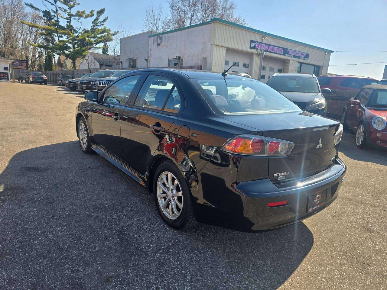 2016 Mitsubishi Lancer ES Photo