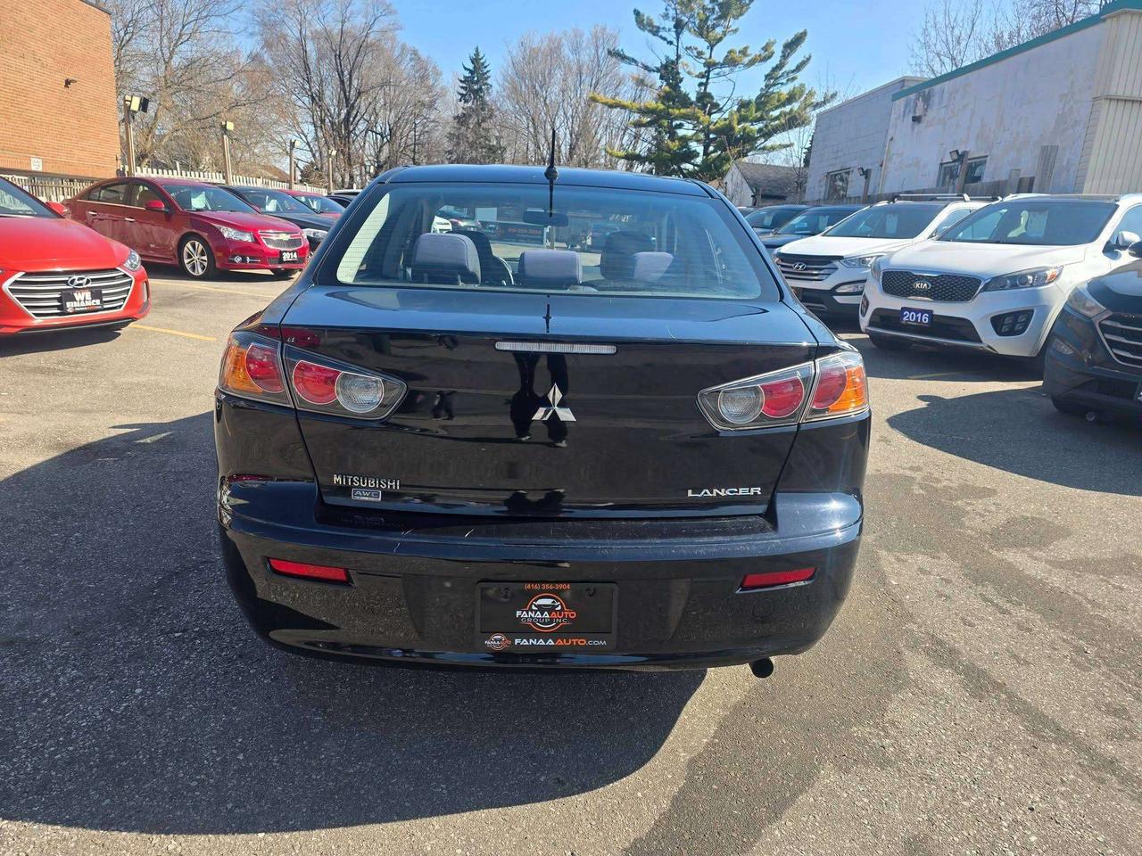 2016 Mitsubishi Lancer ES Photo