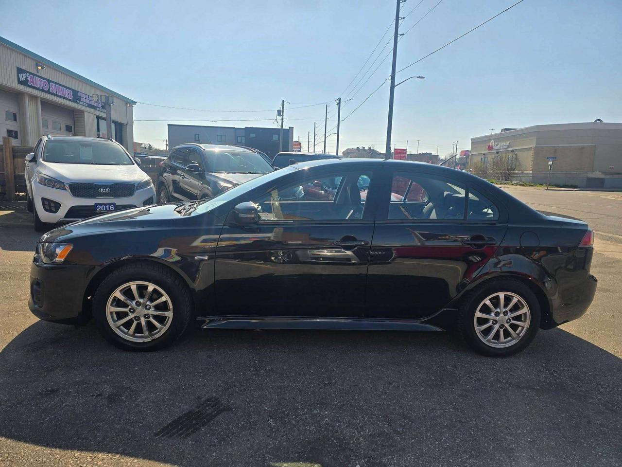 2016 Mitsubishi Lancer ES Photo