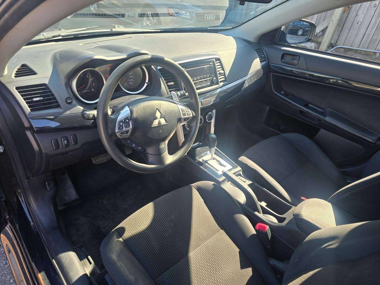 2016 Mitsubishi Lancer ES Photo