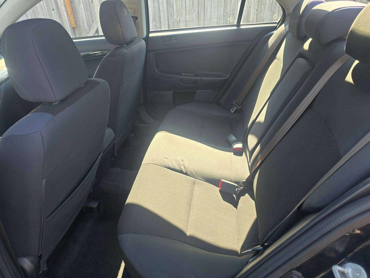 2016 Mitsubishi Lancer ES Photo