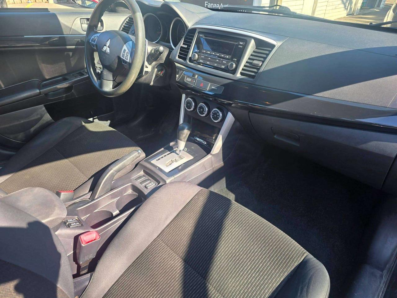 2016 Mitsubishi Lancer ES Photo
