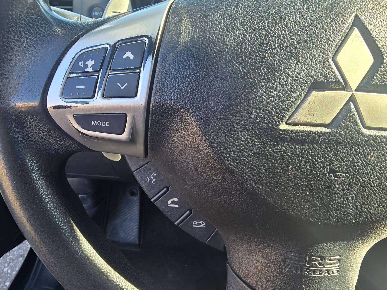 2016 Mitsubishi Lancer ES Photo