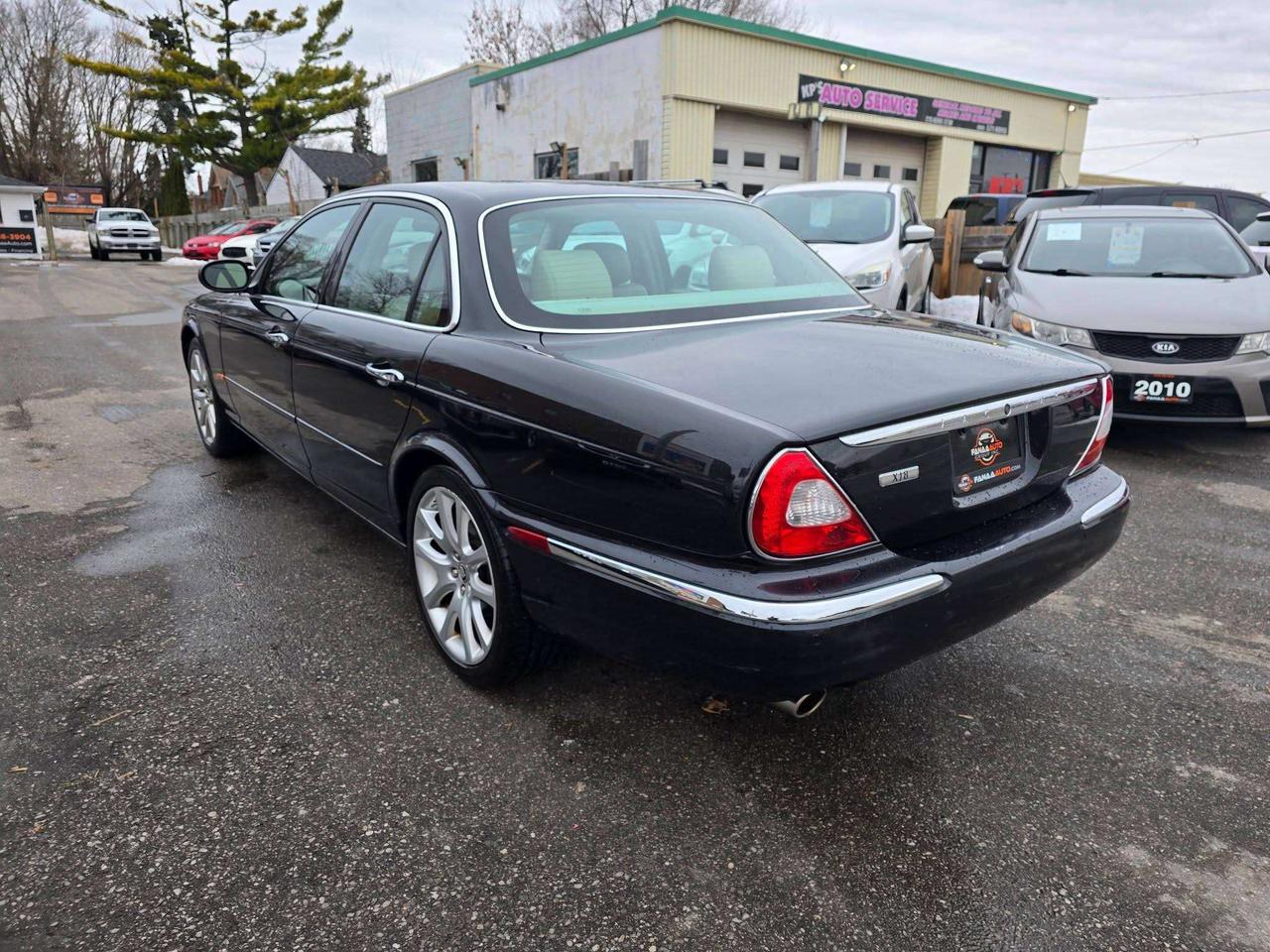 2004 Jaguar XJ XJ8 Photo