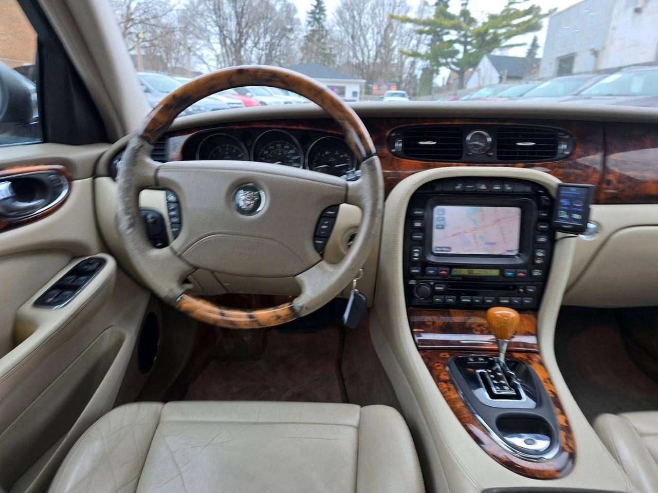 2004 Jaguar XJ XJ8 Photo