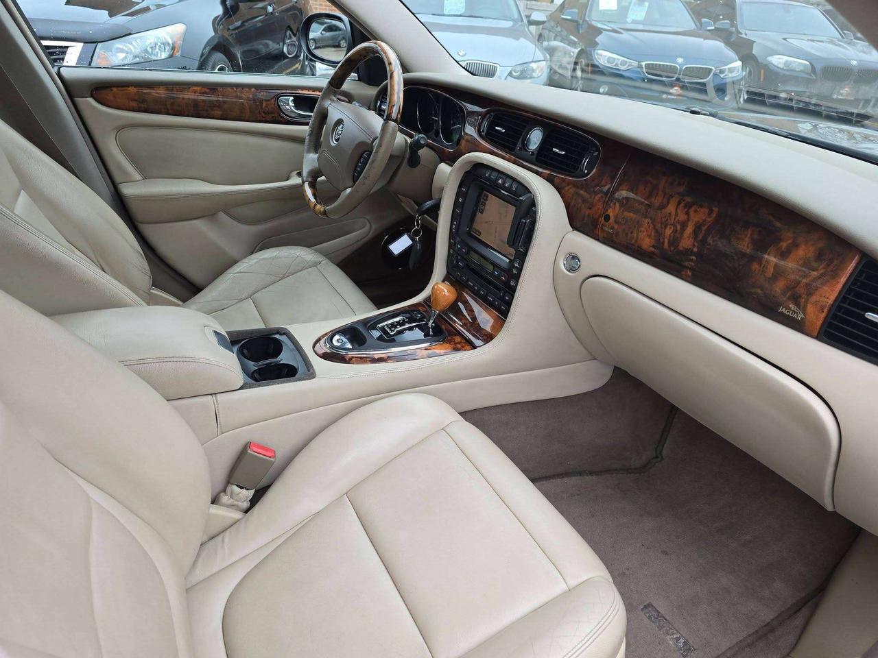 2004 Jaguar XJ XJ8 Photo