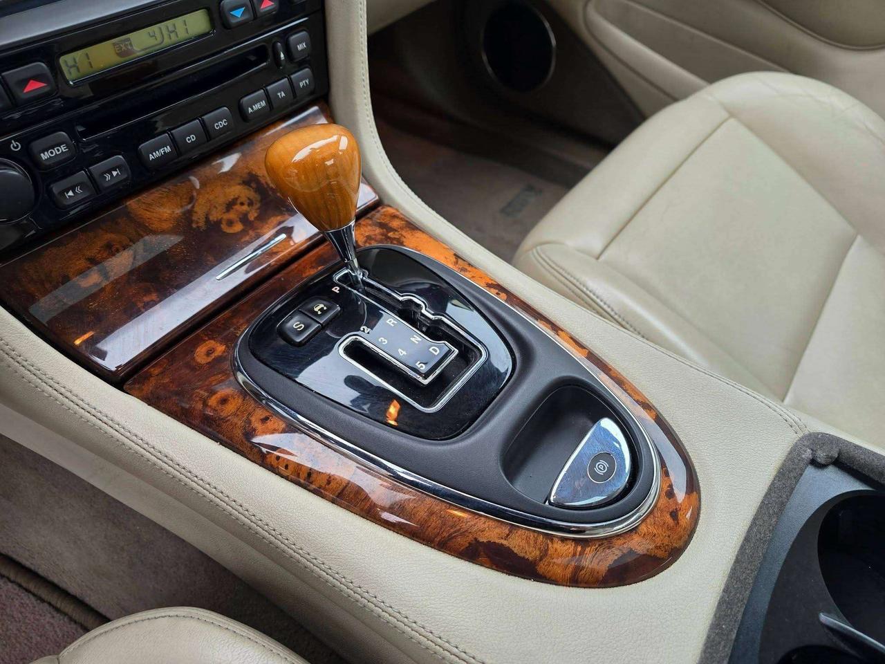 2004 Jaguar XJ XJ8 Photo