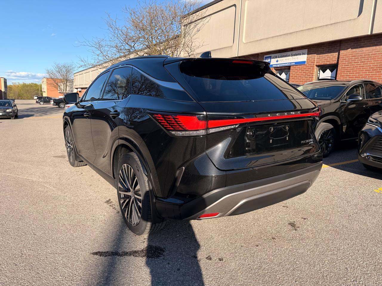 2023 Lexus RX RX 350h Auto, LUXURY PACKAGE Photo