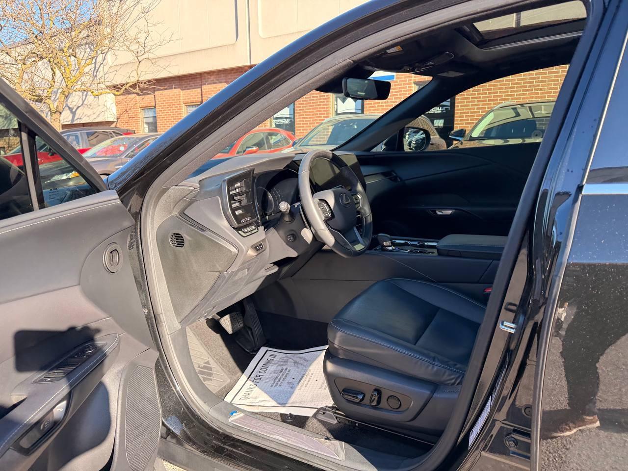 2023 Lexus RX RX 350h Auto, LUXURY PACKAGE Photo