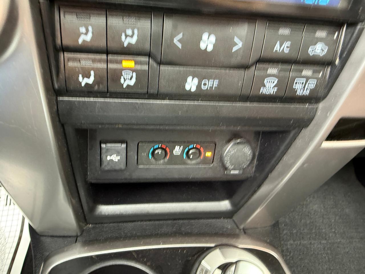 2021 Toyota 4Runner LIMITED, 7 SEATER, NAV, SUNROOF Photo