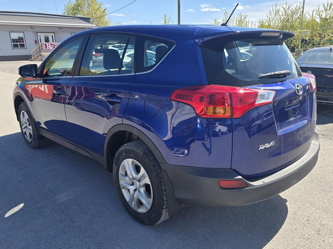 2014 Toyota RAV4 LE Photo