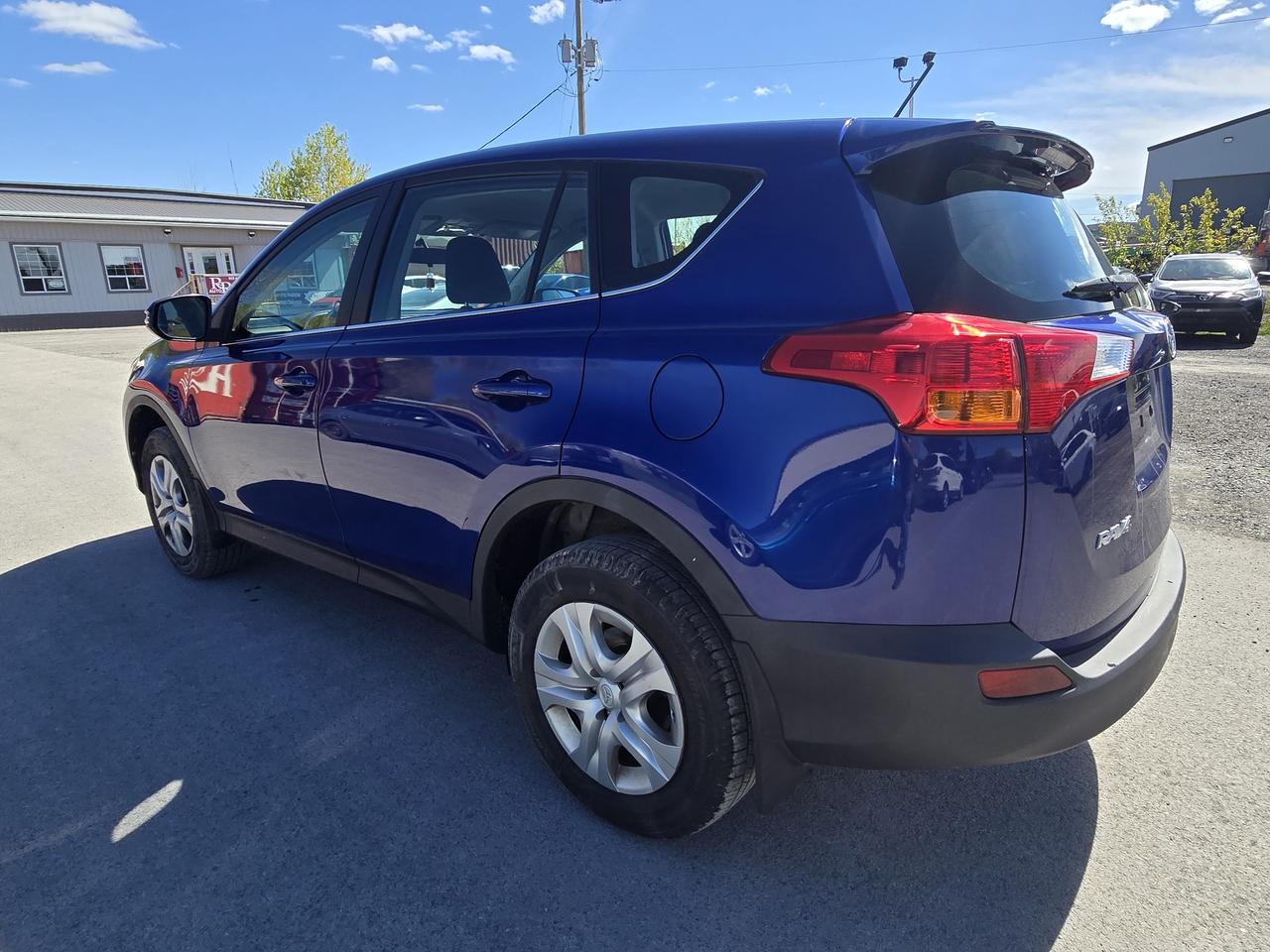 2014 Toyota RAV4 LE Photo