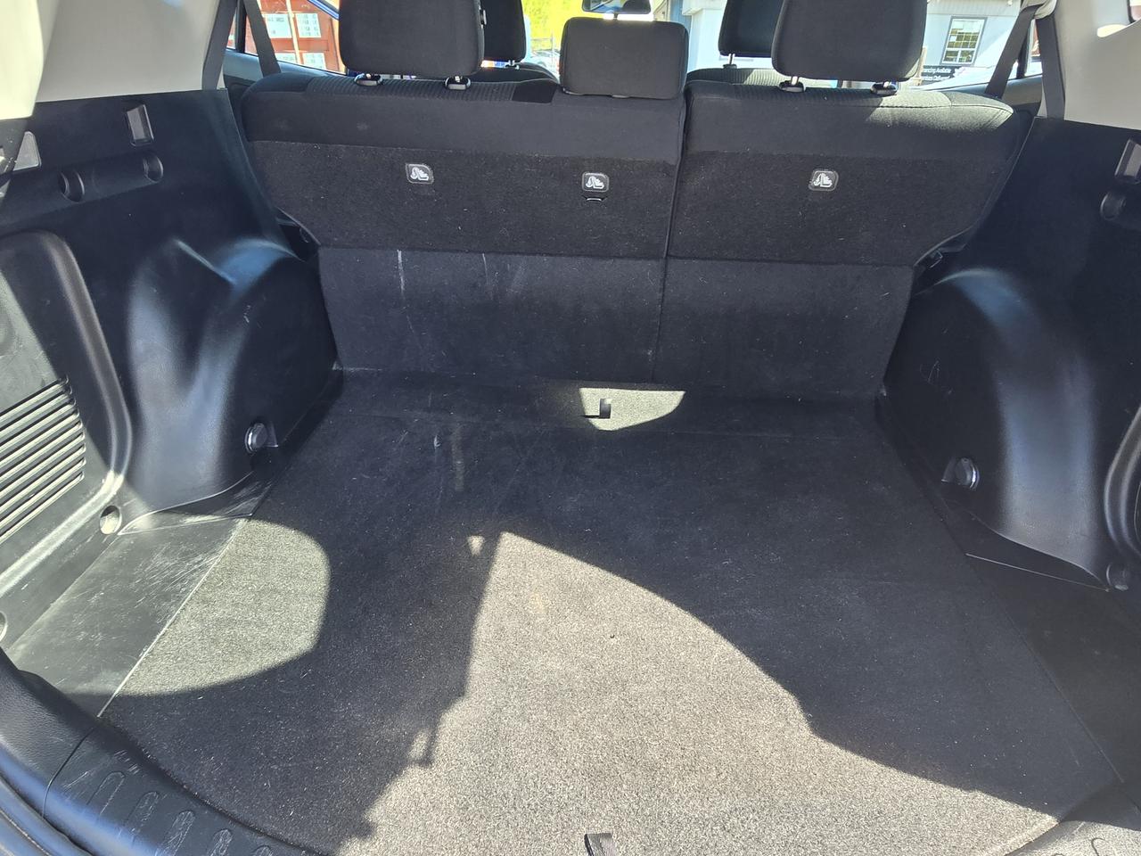 2014 Toyota RAV4 LE Photo