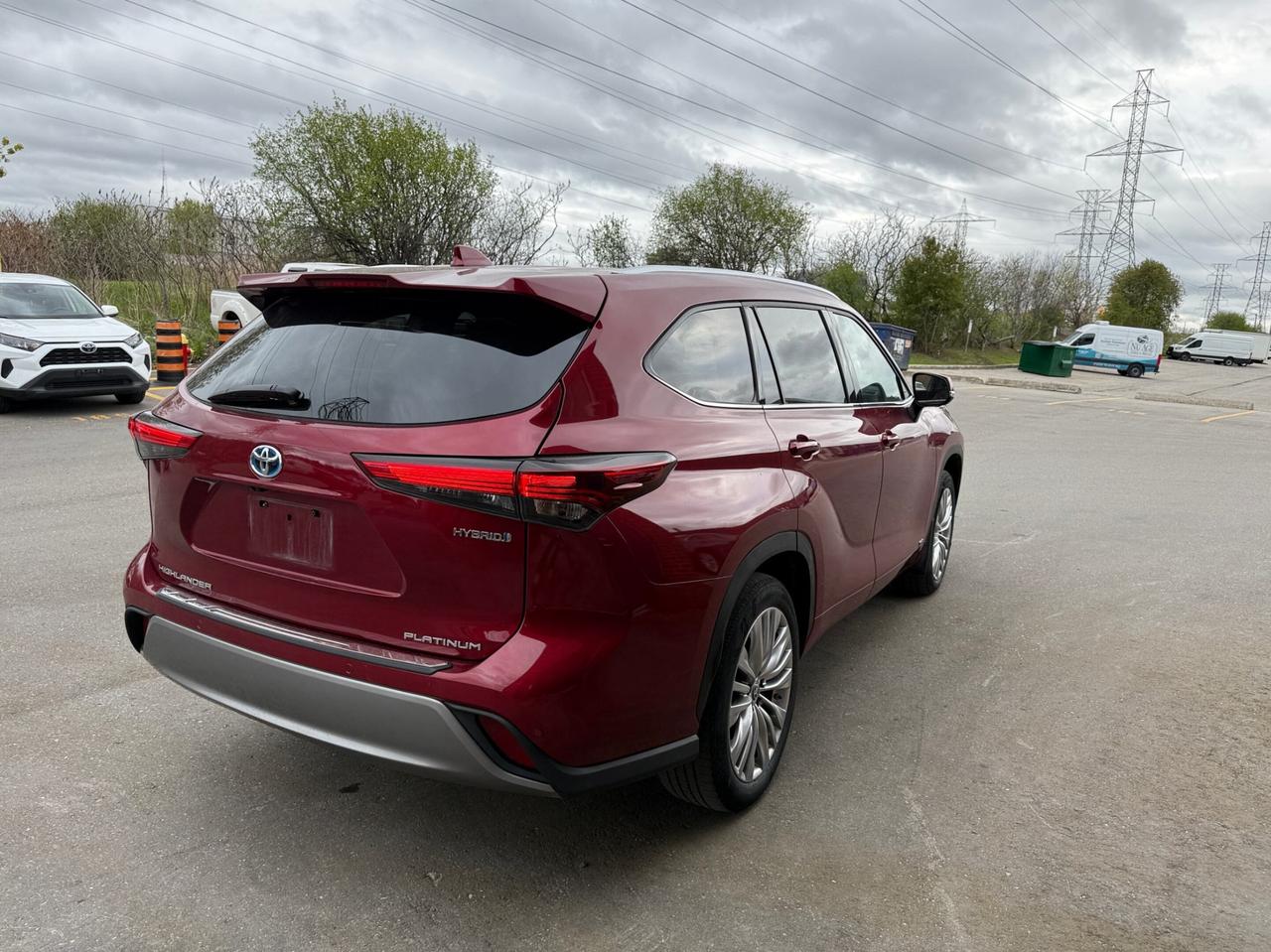 2024 Toyota Highlander Hybrid Limited AWD, PLATINUM PKG Photo