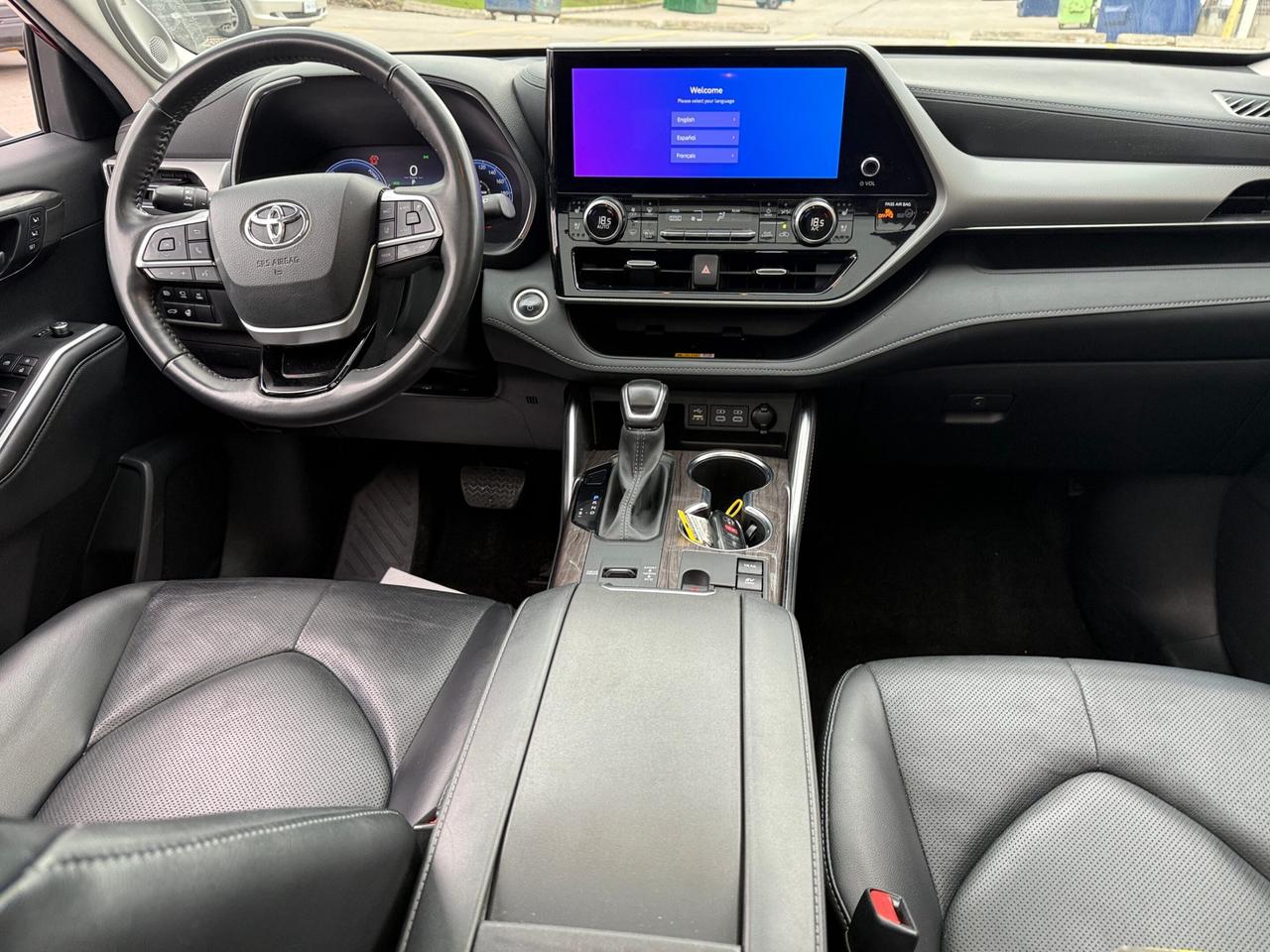 2024 Toyota Highlander Hybrid Limited AWD, PLATINUM PKG Photo