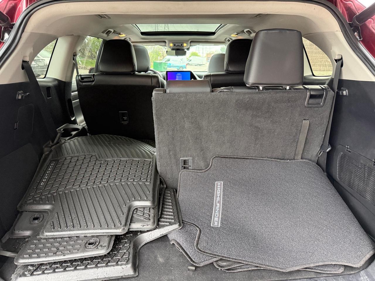 2024 Toyota Highlander Hybrid Limited AWD, PLATINUM PKG Photo