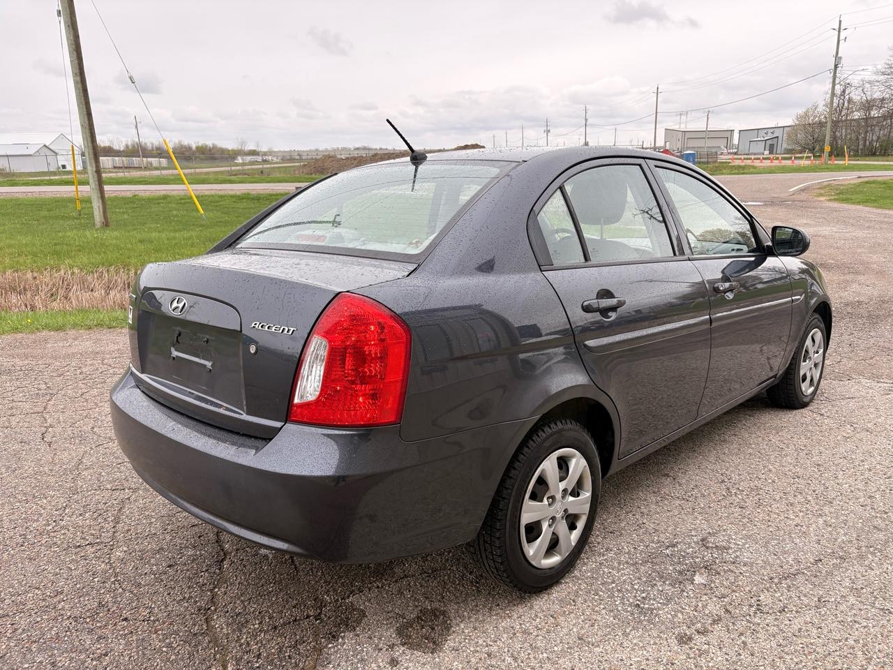 2011 Hyundai Accent 4dr Sdn Auto GL Photo