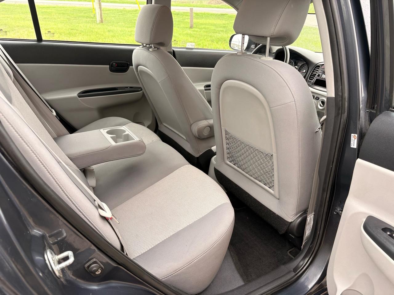 2011 Hyundai Accent 4dr Sdn Auto GL Photo