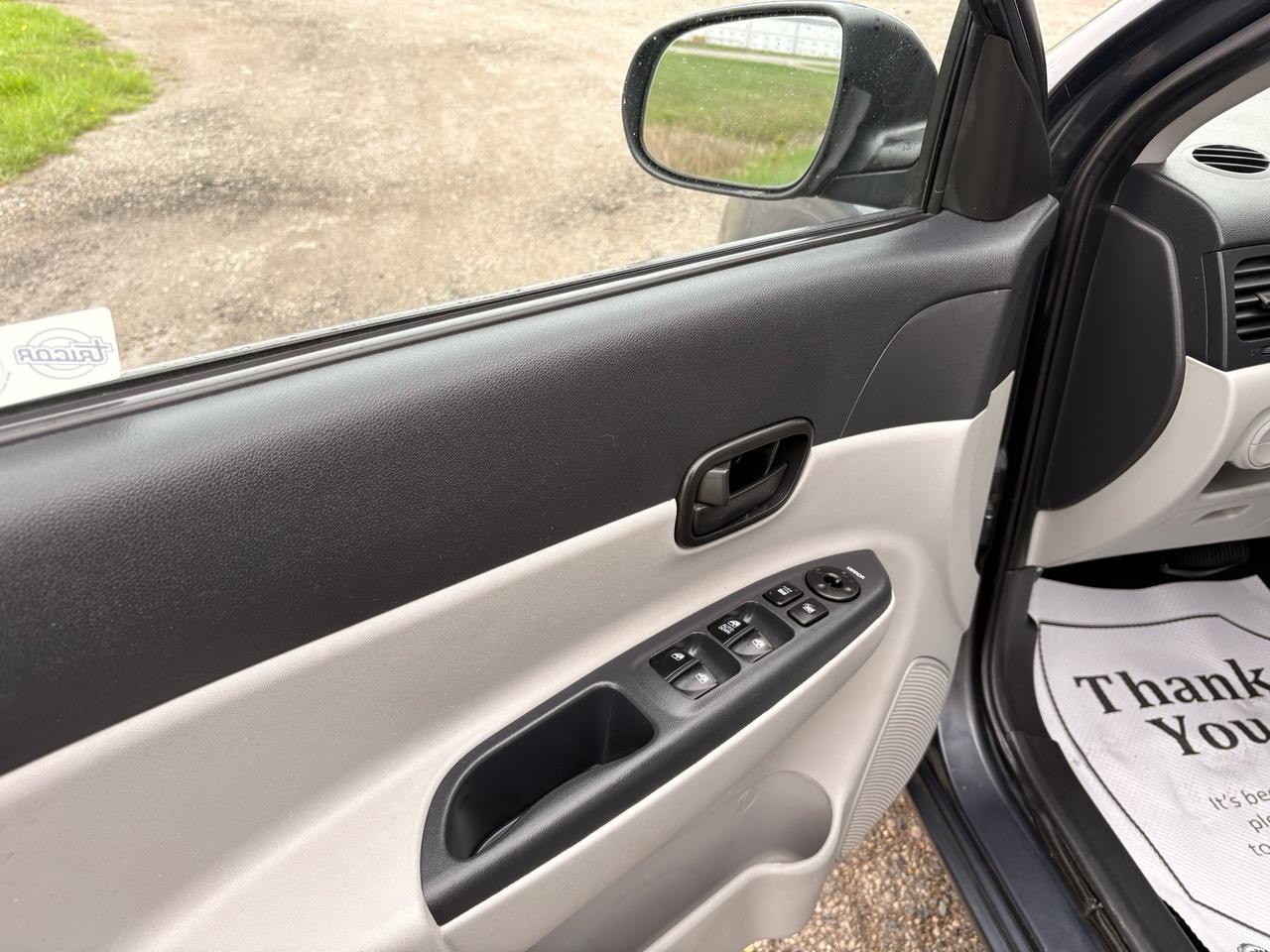 2011 Hyundai Accent 4dr Sdn Auto GL Photo