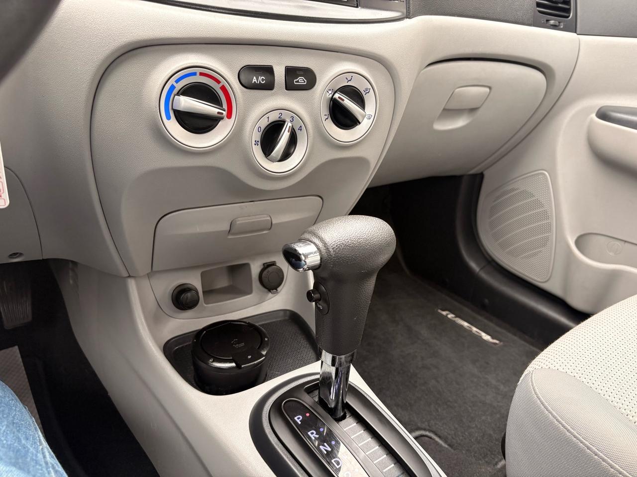 2011 Hyundai Accent 4dr Sdn Auto GL Photo