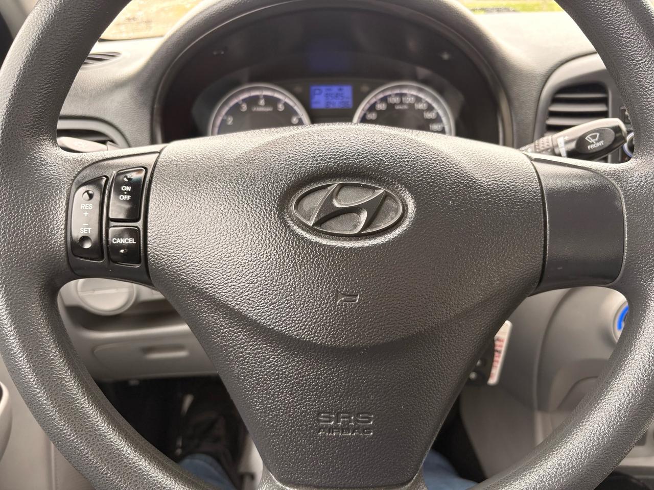 2011 Hyundai Accent 4dr Sdn Auto GL Photo