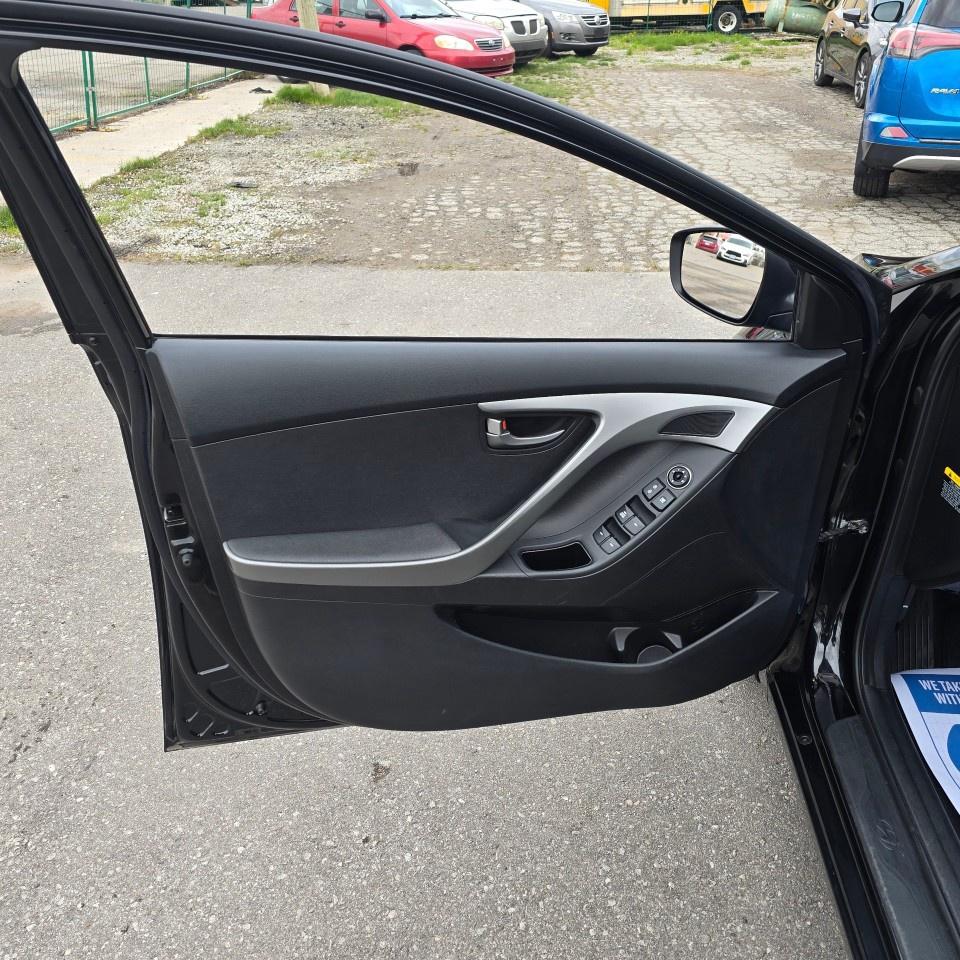 2016 Hyundai Elantra 4DR SDN AUTO GL Photo