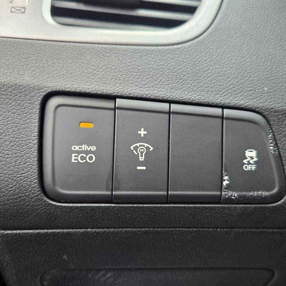 2016 Hyundai Elantra 4DR SDN AUTO GL Photo