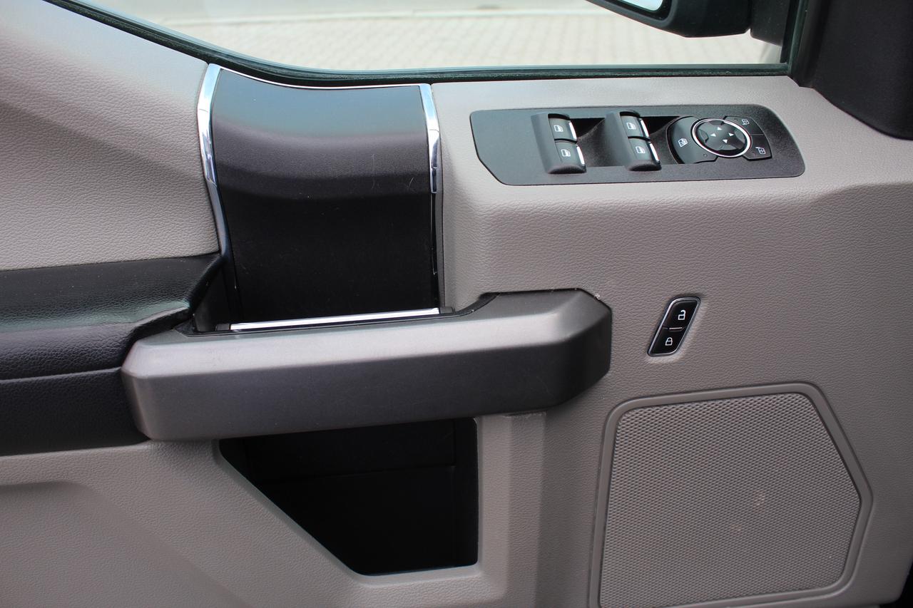 2020 Ford F-150 XLT SuperCab 4WD 8ft 5.0L Tow package Photo