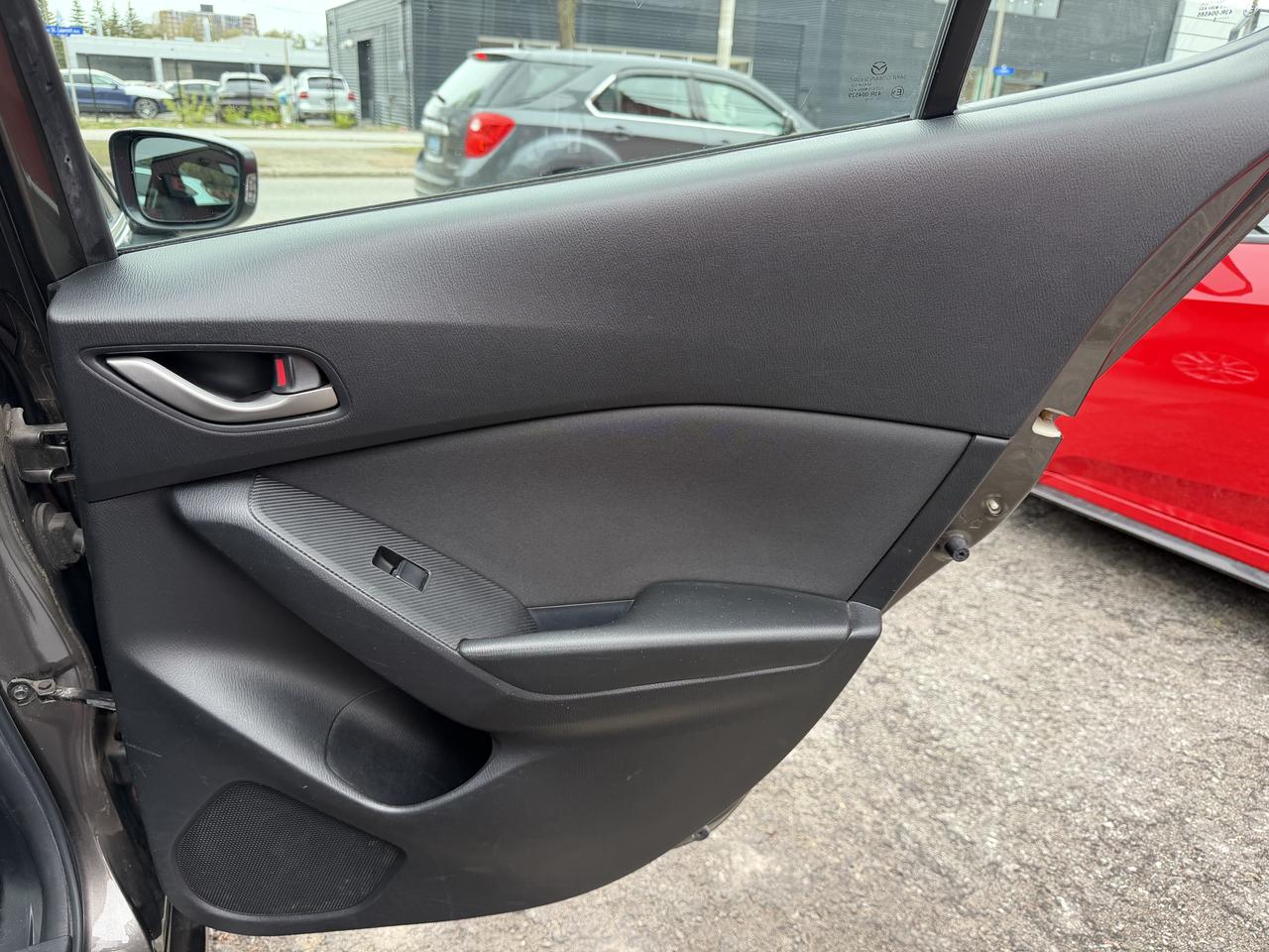 2016 Mazda MAZDA3 i Touring Photo
