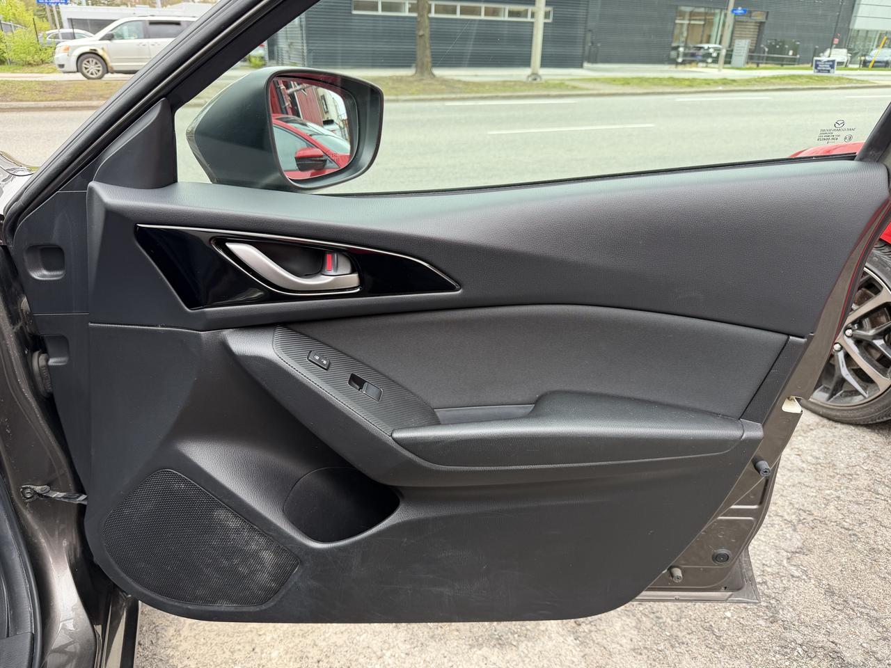 2016 Mazda MAZDA3 i Touring Photo