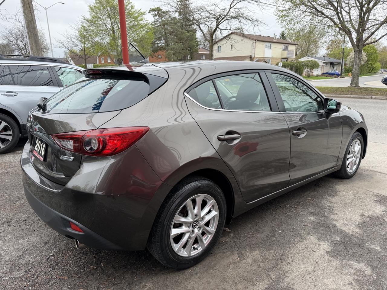 2016 Mazda MAZDA3 i Touring Photo