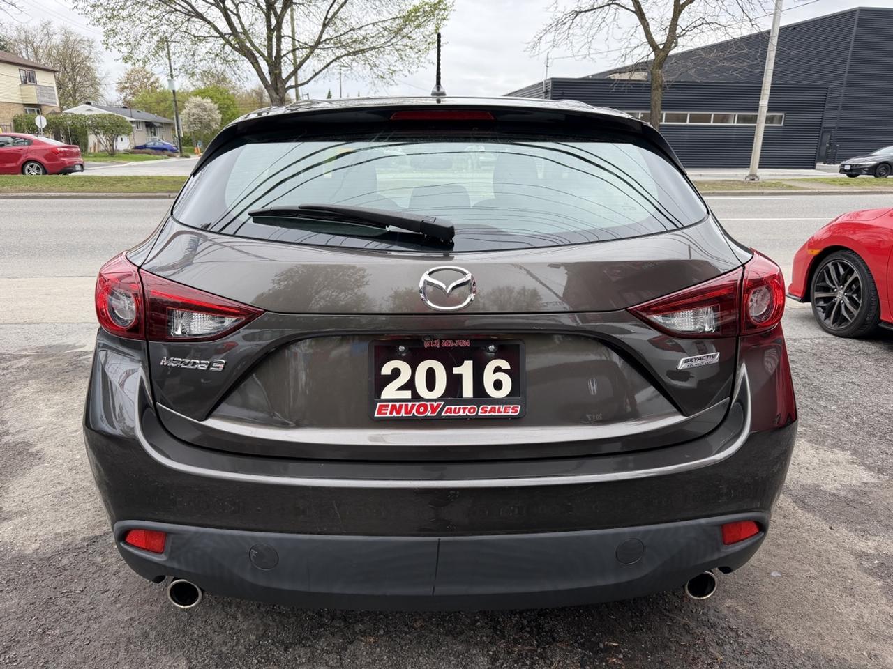 2016 Mazda MAZDA3 i Touring Photo