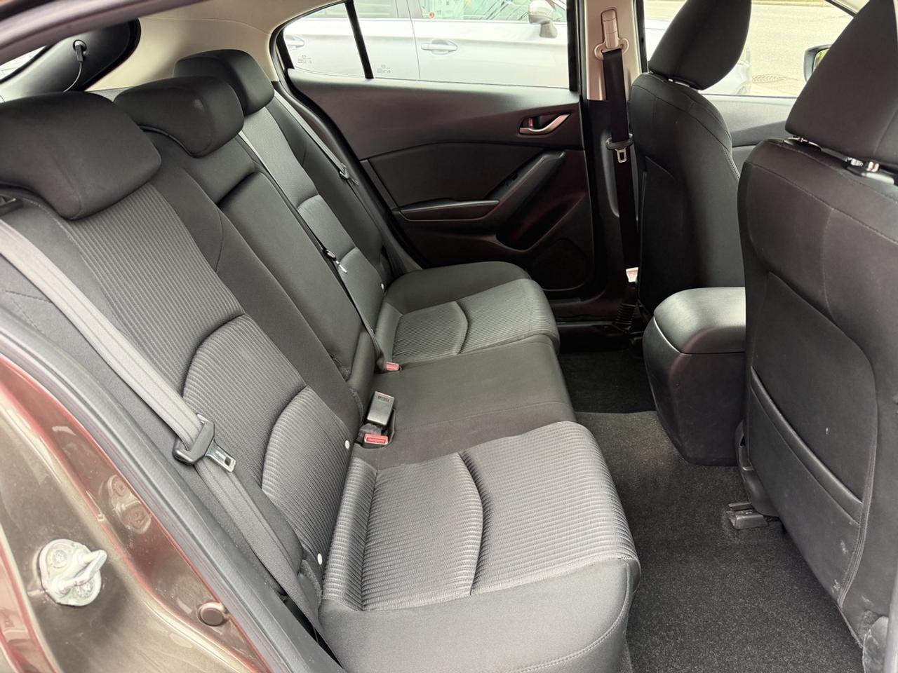 2016 Mazda MAZDA3 i Touring Photo